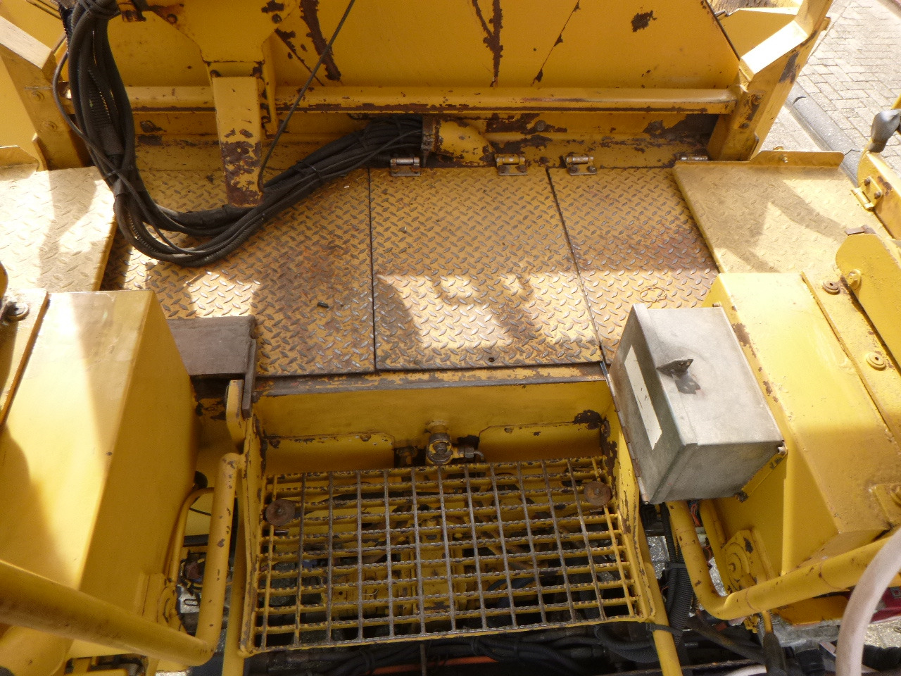 Finišer za asfalt CATERPILLAR BB730: slika Finišer za asfalt CATERPILLAR BB730