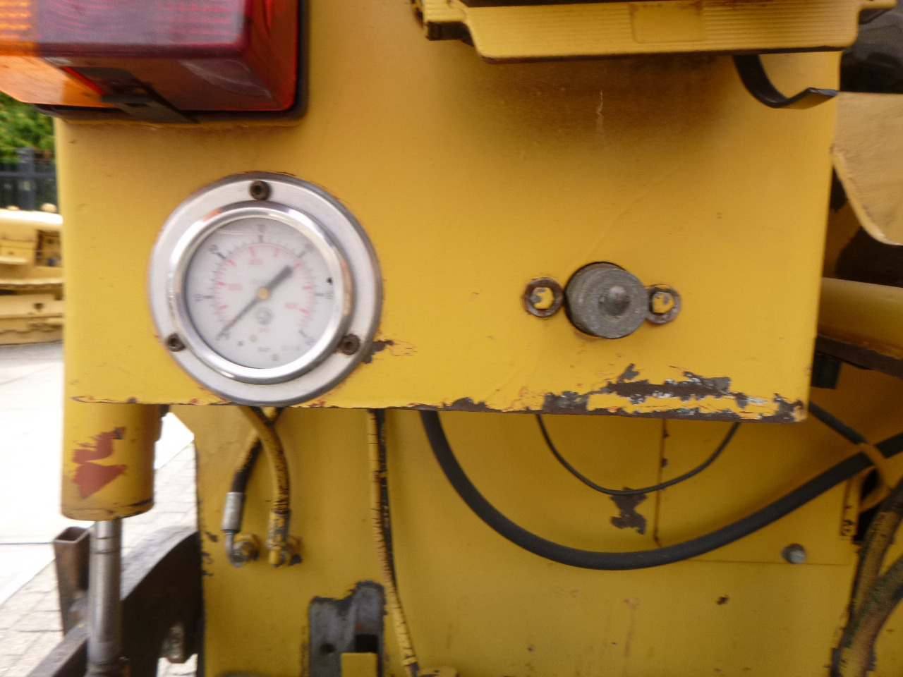 Finišer za asfalt CATERPILLAR BB730: slika Finišer za asfalt CATERPILLAR BB730