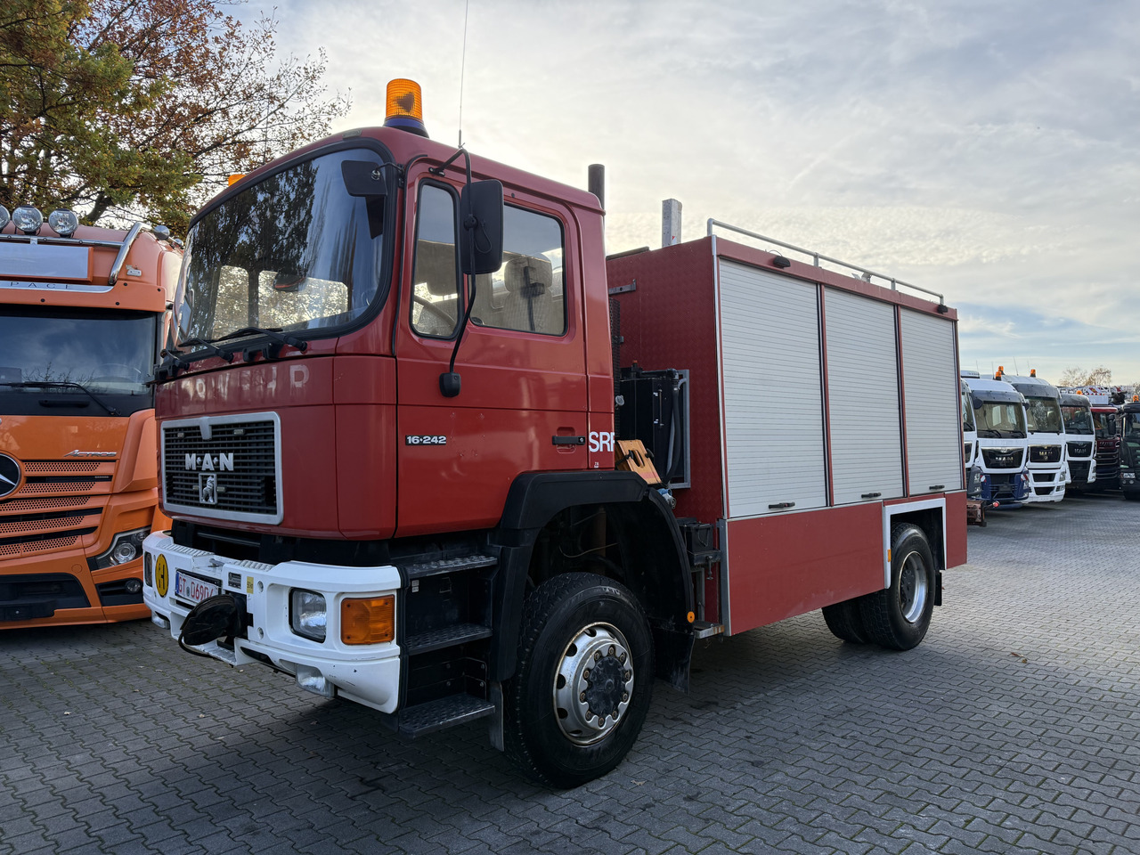 MAN F90 16.242 4X4 / Feuerwehr - Kamion-šasija: slika MAN F90 16.242 4X4 / Feuerwehr - Kamion-šasija MAN F90 16.242 4X4 / Feuerwehr - Kamion-šasija: slika MAN F90 16.242 4X4 / Feuerwehr - Kamion-šasija