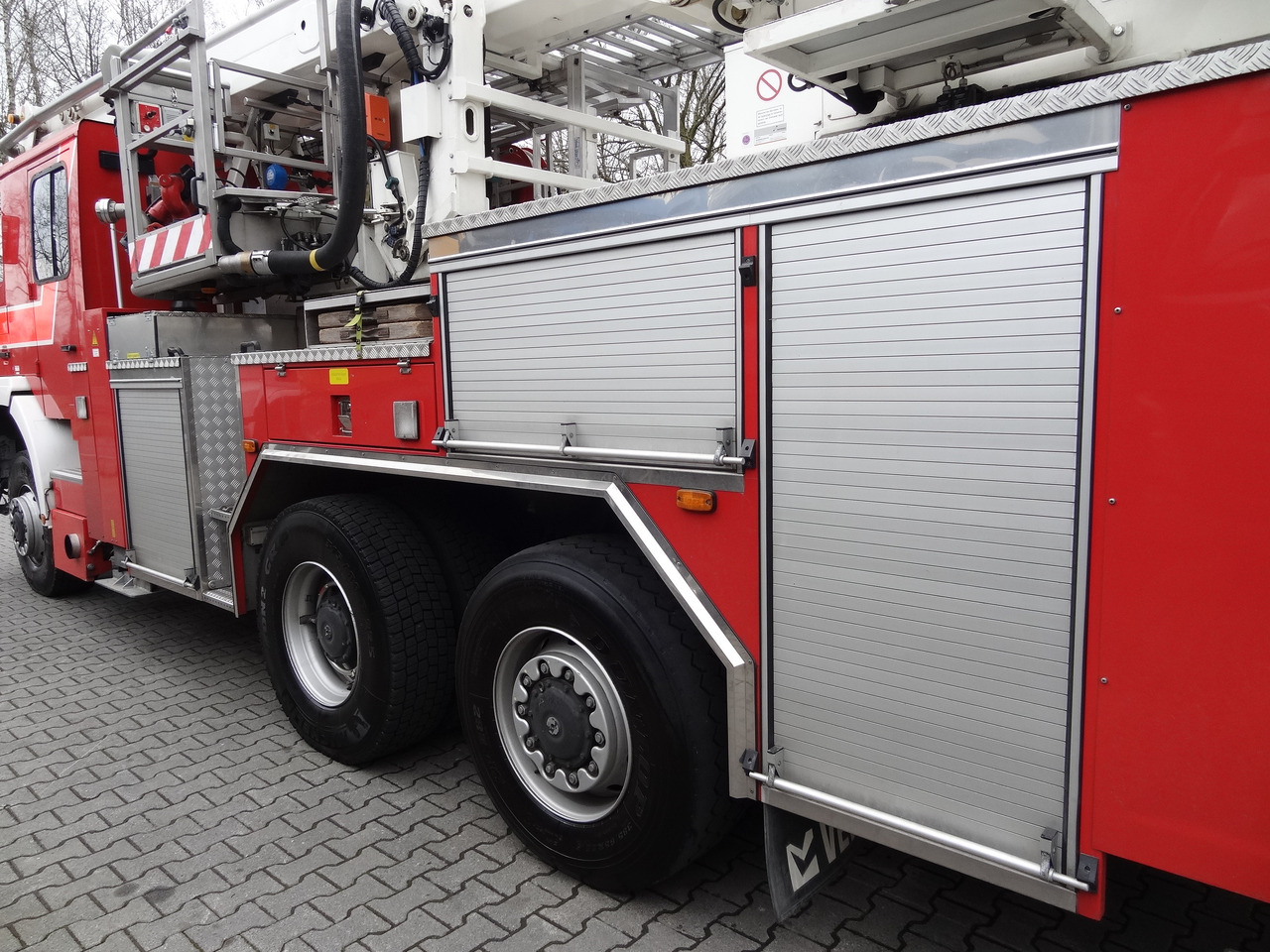 MAN FE 410 6X6 Feuerwehr Vema Lift 32 Meter - Podizna platforma montirana na kamion: slika MAN FE 410 6X6 Feuerwehr Vema Lift 32 Meter - Podizna platforma montirana na kamion MAN FE 410 6X6 Feuerwehr Vema Lift 32 Meter - Podizna platforma montirana na kamion: slika MAN FE 410 6X6 Feuerwehr Vema Lift 32 Meter - Podizna platforma montirana na kamion