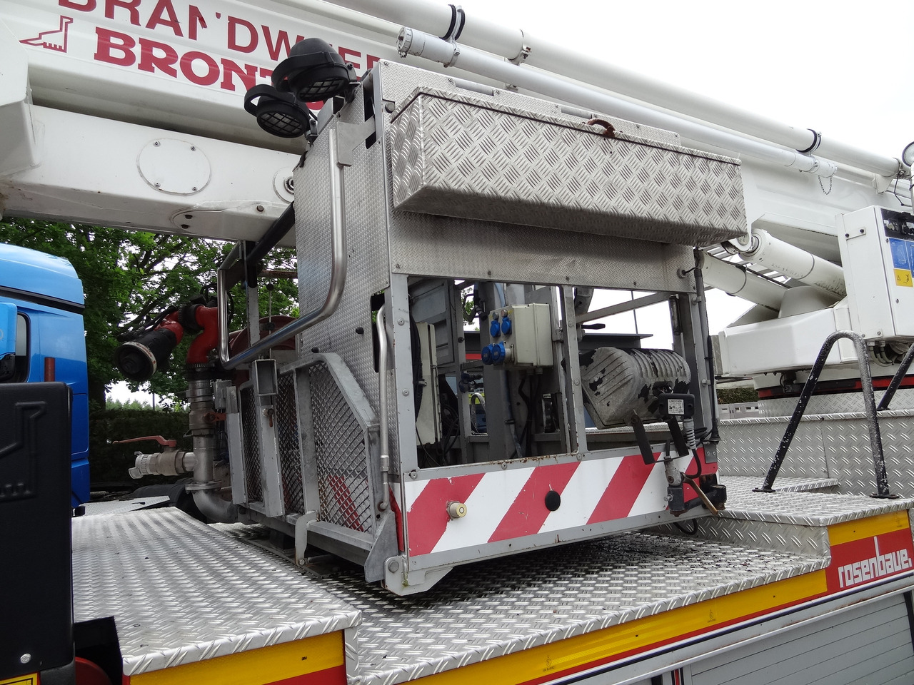 MAN L2000 18.284 Feuerwehr Bronto Skylift 27 Meter - Podizna platforma montirana na kamion: slika MAN L2000 18.284 Feuerwehr Bronto Skylift 27 Meter - Podizna platforma montirana na kamion MAN L2000 18.284 Feuerwehr Bronto Skylift 27 Meter - Podizna platforma montirana na kamion: slika MAN L2000 18.284 Feuerwehr Bronto Skylift 27 Meter - Podizna platforma montirana na kamion