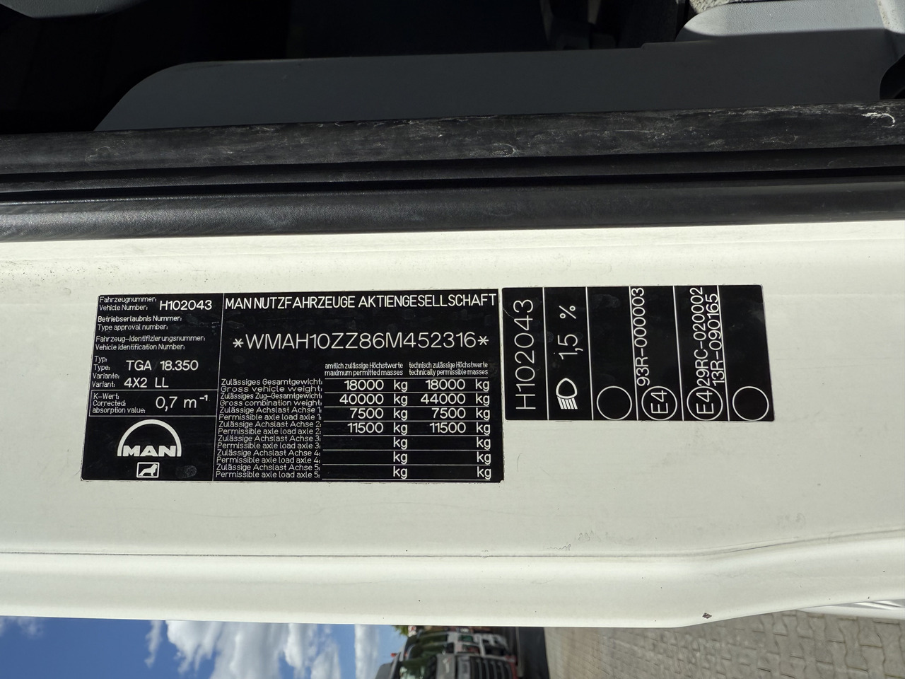 Transporter kontejnera/ Kamion s izmjenjivim sanducima MAN TGA 18.350 4X2 LL Fahrschule: slika Transporter kontejnera/ Kamion s izmjenjivim sanducima MAN TGA 18.350 4X2 LL Fahrschule Transporter kontejnera/ Kamion s izmjenjivim sanducima MAN TGA 18.350 4X2 LL Fahrschule: slika Transporter kontejnera/ Kamion s izmjenjivim sanducima MAN TGA 18.350 4X2 LL Fahrschule
