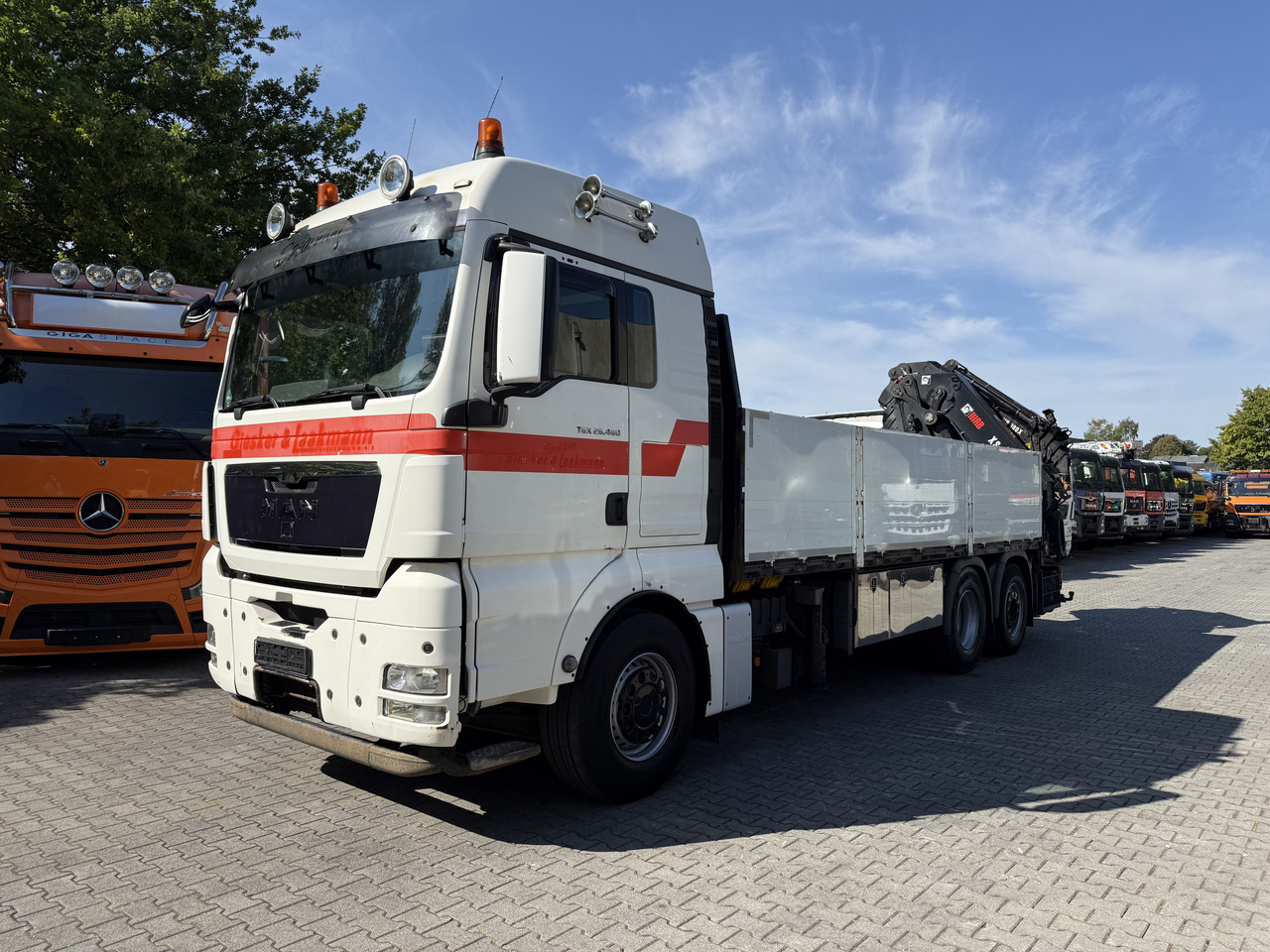 MAN TGX 26.480 6X2 Hiab 422 Bj 2017 bis 30 Meter - Kamion s kranom, Kamion s otvorenim sandukom: slika MAN TGX 26.480 6X2 Hiab 422 Bj 2017 bis 30 Meter - Kamion s kranom, Kamion s otvorenim sandukom MAN TGX 26.480 6X2 Hiab 422 Bj 2017 bis 30 Meter - Kamion s kranom, Kamion s otvorenim sandukom: slika MAN TGX 26.480 6X2 Hiab 422 Bj 2017 bis 30 Meter - Kamion s kranom, Kamion s otvorenim sandukom