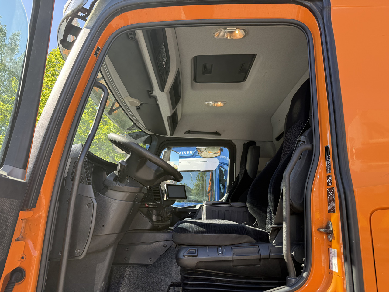 Mercedes-Benz Actros 1827 Kran Palfinger PK 9002 - Kamion s kranom, Kamion s ceradom: slika Mercedes-Benz Actros 1827 Kran Palfinger PK 9002 - Kamion s kranom, Kamion s ceradom Mercedes-Benz Actros 1827 Kran Palfinger PK 9002 - Kamion s kranom, Kamion s ceradom: slika Mercedes-Benz Actros 1827 Kran Palfinger PK 9002 - Kamion s kranom, Kamion s ceradom