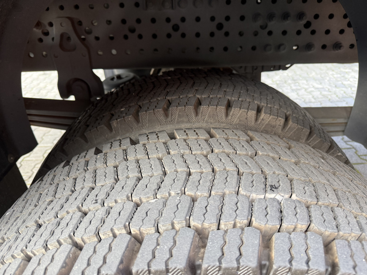 Mercedes-Benz Arocs 1827 AK 4X4 Ex- - Kamion s ceradom: slika Mercedes-Benz Arocs 1827 AK 4X4 Ex- - Kamion s ceradom Mercedes-Benz Arocs 1827 AK 4X4 Ex- - Kamion s ceradom: slika Mercedes-Benz Arocs 1827 AK 4X4 Ex- - Kamion s ceradom