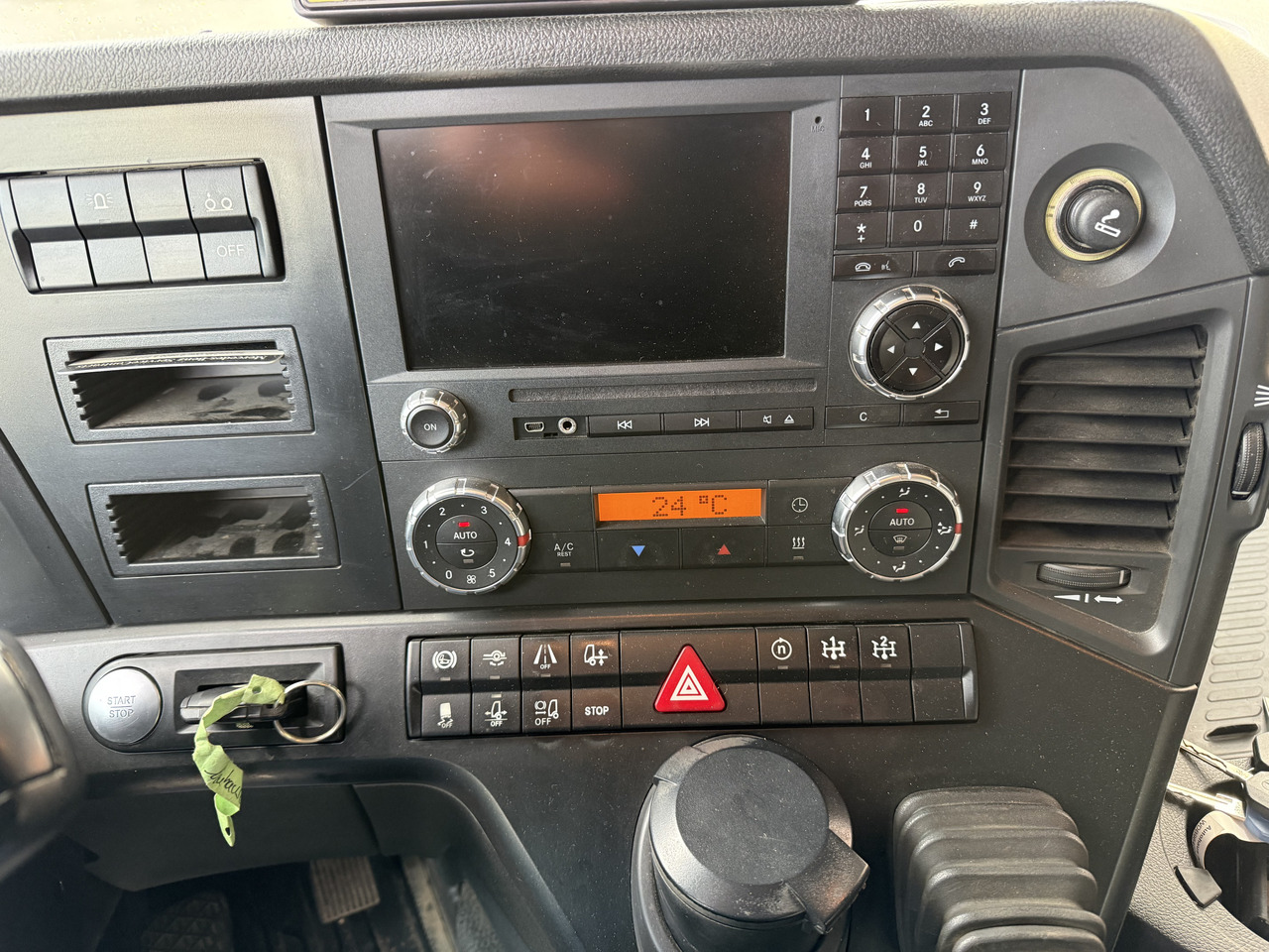 Mercedes-Benz Arocs 2653 6X4 Kran Kesla 2124L - Kamion šumar, Kamion s kranom: slika Mercedes-Benz Arocs 2653 6X4 Kran Kesla 2124L - Kamion šumar, Kamion s kranom Mercedes-Benz Arocs 2653 6X4 Kran Kesla 2124L - Kamion šumar, Kamion s kranom: slika Mercedes-Benz Arocs 2653 6X4 Kran Kesla 2124L - Kamion šumar, Kamion s kranom