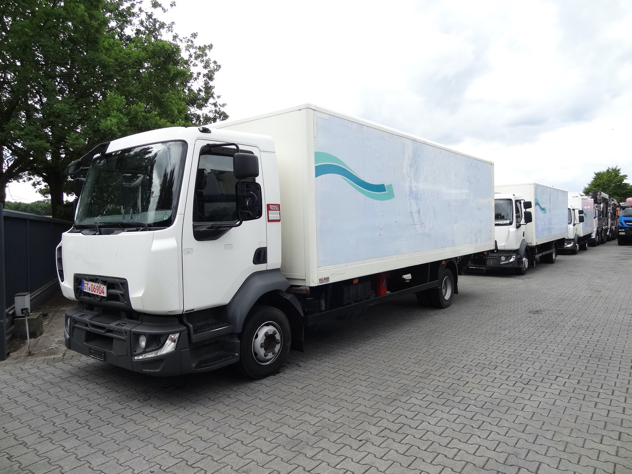 Renault D10.210 7m Koffer - Kamion sandučar: slika Renault D10.210 7m Koffer - Kamion sandučar Renault D10.210 7m Koffer - Kamion sandučar: slika Renault D10.210 7m Koffer - Kamion sandučar