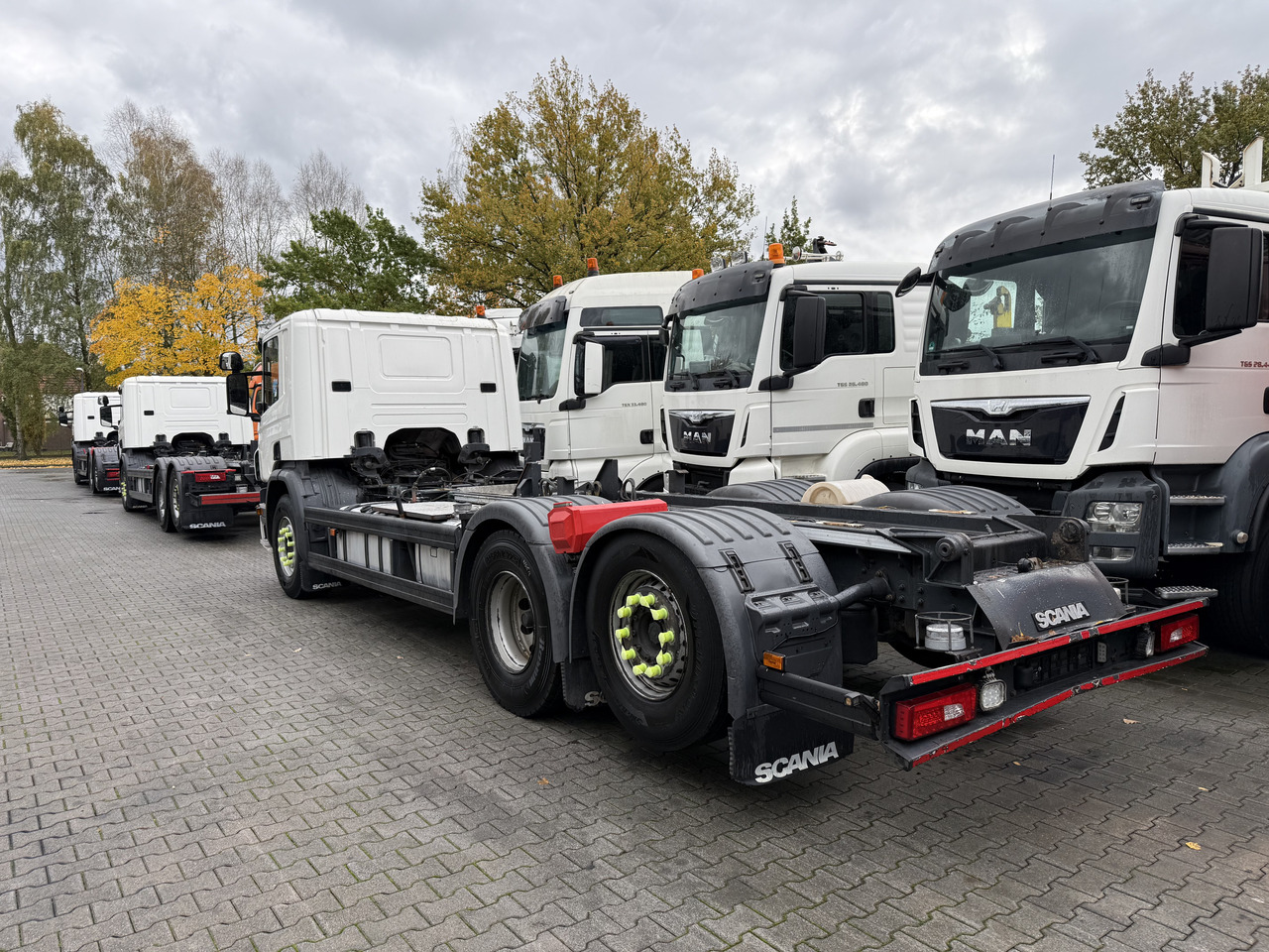 Scania P280 6X2*4 - Kamion-šasija: slika Scania P280 6X2*4 - Kamion-šasija Scania P280 6X2*4 - Kamion-šasija: slika Scania P280 6X2*4 - Kamion-šasija