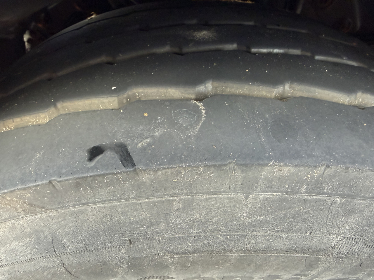 Scania P280 6X2*4 - Kamion-šasija: slika Scania P280 6X2*4 - Kamion-šasija Scania P280 6X2*4 - Kamion-šasija: slika Scania P280 6X2*4 - Kamion-šasija