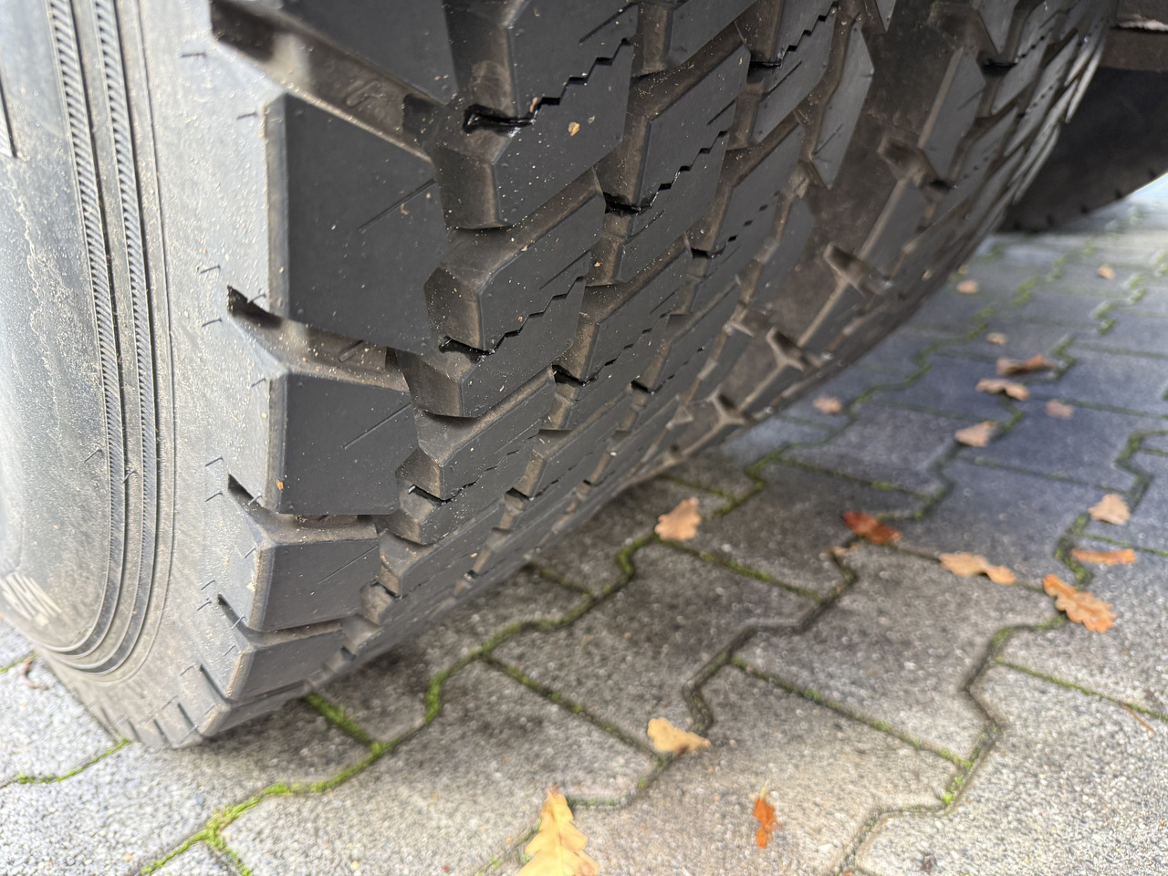 Scania P280 6X2*4 - Kamion-šasija: slika Scania P280 6X2*4 - Kamion-šasija Scania P280 6X2*4 - Kamion-šasija: slika Scania P280 6X2*4 - Kamion-šasija