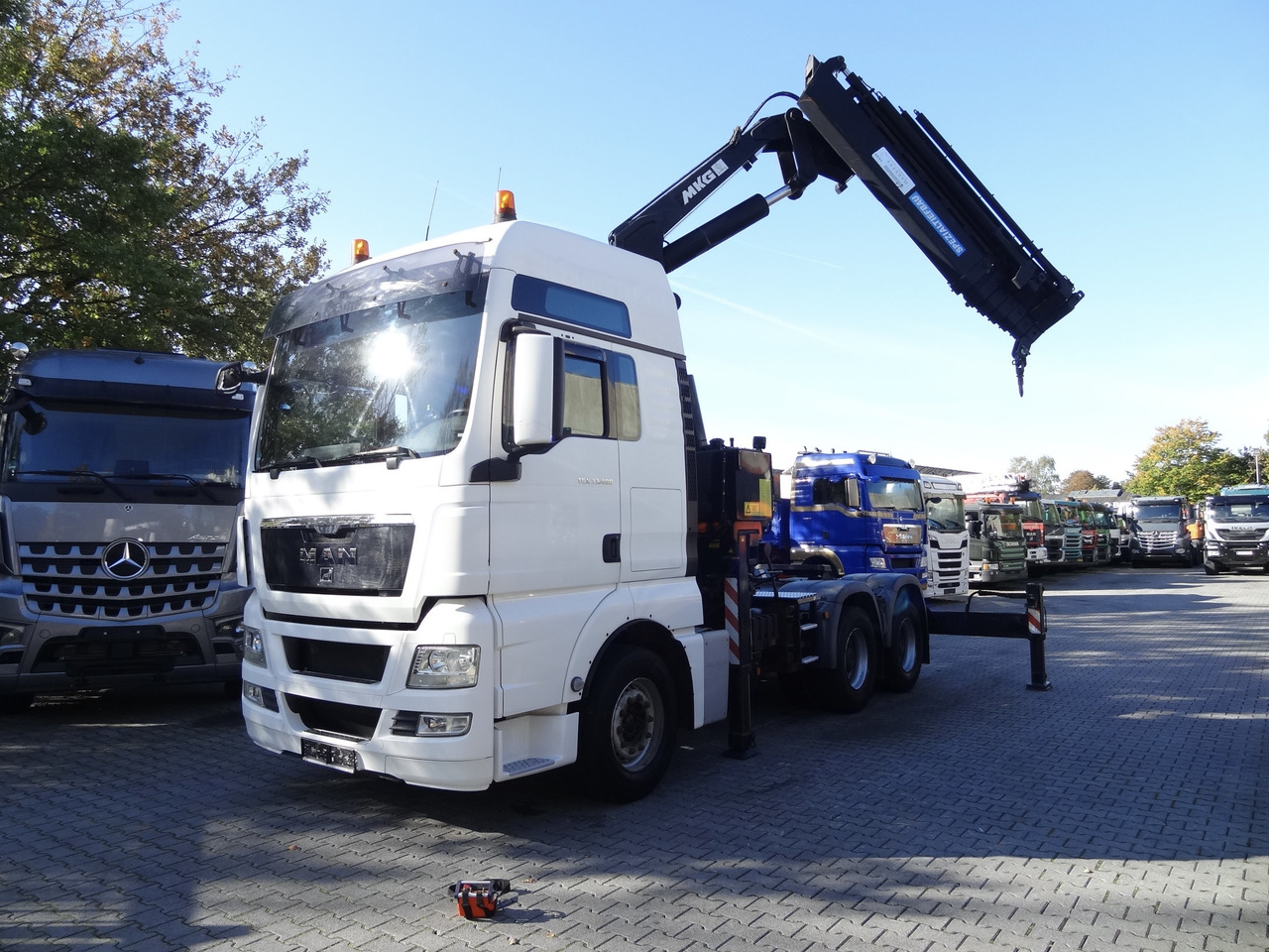 MAN TGX 33.480 6X4 Kran MKG 381 bis 20 Meter - Tegljač: slika MAN TGX 33.480 6X4 Kran MKG 381 bis 20 Meter - Tegljač MAN TGX 33.480 6X4 Kran MKG 381 bis 20 Meter - Tegljač: slika MAN TGX 33.480 6X4 Kran MKG 381 bis 20 Meter - Tegljač