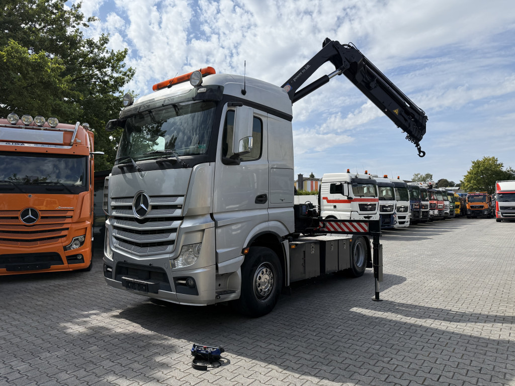 Mercedes-Benz Actros 1842LS Kran HMF 2020 bis 18 Meter - Tegljač: slika Mercedes-Benz Actros 1842LS Kran HMF 2020 bis 18 Meter - Tegljač Mercedes-Benz Actros 1842LS Kran HMF 2020 bis 18 Meter - Tegljač: slika Mercedes-Benz Actros 1842LS Kran HMF 2020 bis 18 Meter - Tegljač