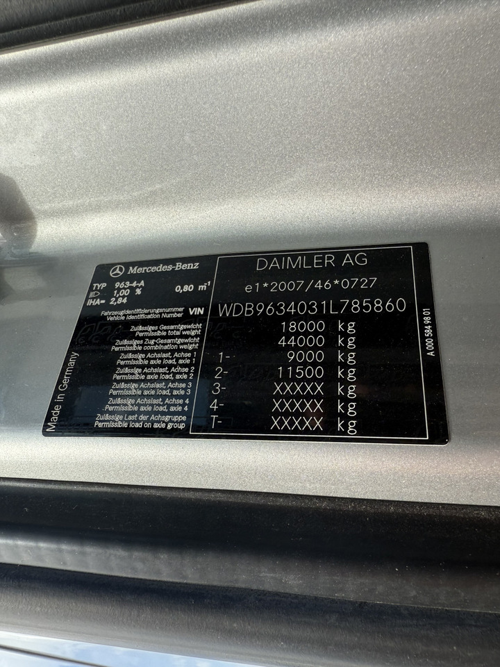 Mercedes-Benz Actros 1842LS Kran HMF 2020 bis 18 Meter - Tegljač: slika Mercedes-Benz Actros 1842LS Kran HMF 2020 bis 18 Meter - Tegljač Mercedes-Benz Actros 1842LS Kran HMF 2020 bis 18 Meter - Tegljač: slika Mercedes-Benz Actros 1842LS Kran HMF 2020 bis 18 Meter - Tegljač