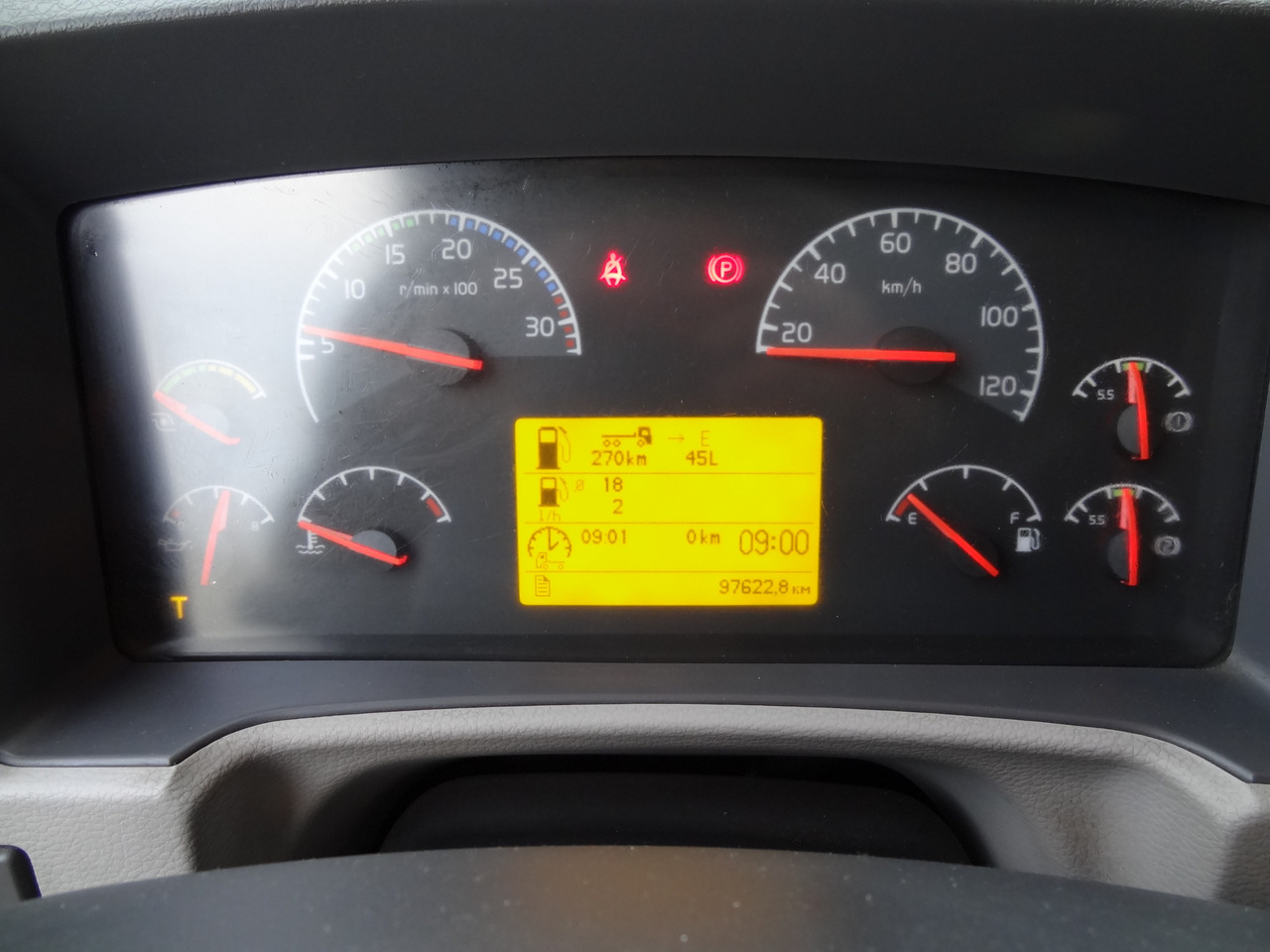 Volvo FE320 Fahrschule/ driving school - Tegljač: slika Volvo FE320 Fahrschule/ driving school - Tegljač Volvo FE320 Fahrschule/ driving school - Tegljač: slika Volvo FE320 Fahrschule/ driving school - Tegljač