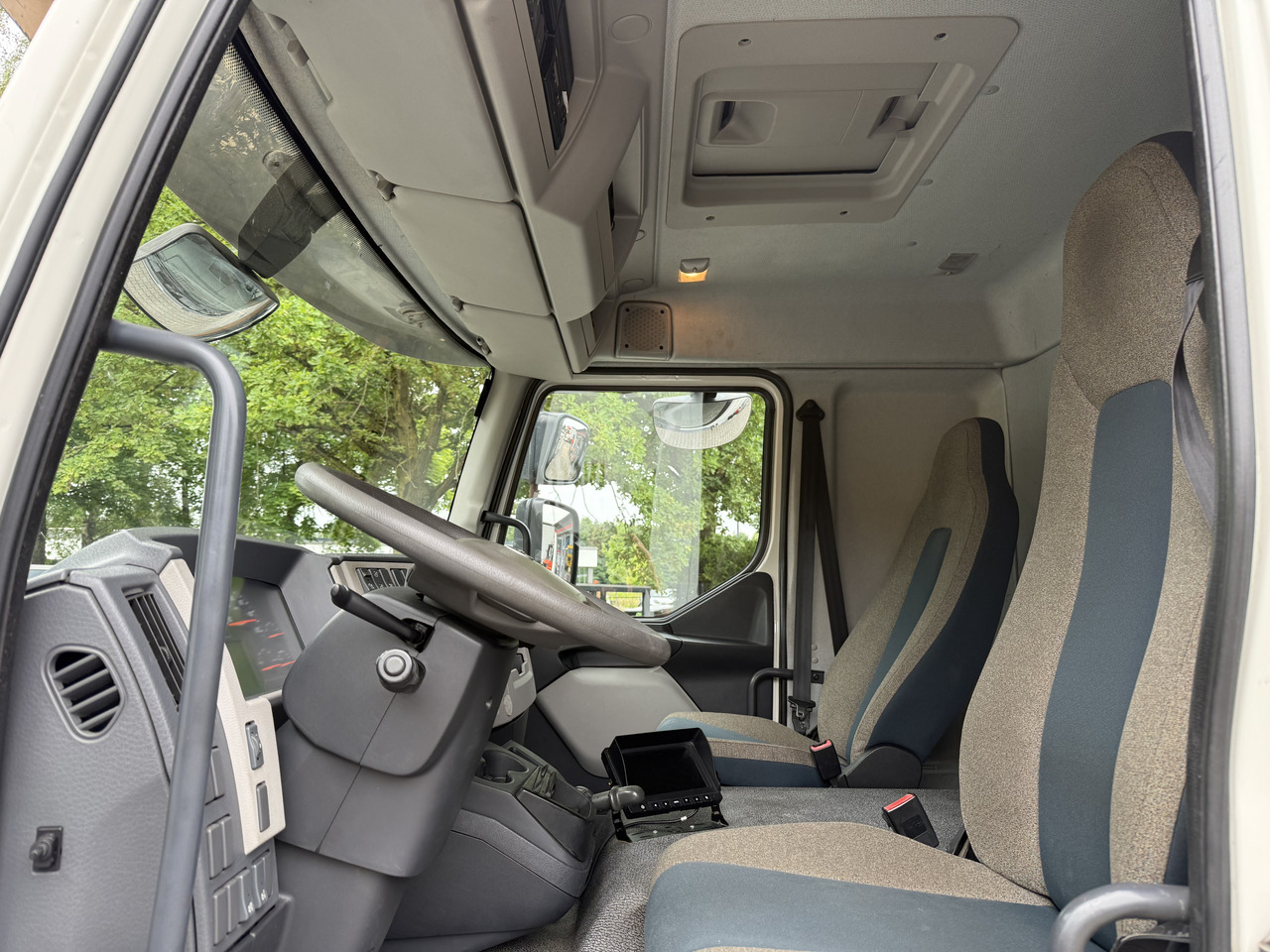 Volvo FL250.16 HMF 875 K3 - Kamion s kranom: slika Volvo FL250.16 HMF 875 K3 - Kamion s kranom Volvo FL250.16 HMF 875 K3 - Kamion s kranom: slika Volvo FL250.16 HMF 875 K3 - Kamion s kranom