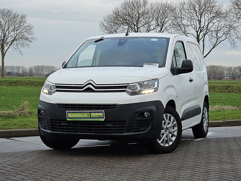 Citroën Berlingo 1.2 L1 Benzine Automaat! - Dostavno vozilo sa zatvorenim sandukom: slika Citroën Berlingo 1.2 L1 Benzine Automaat! - Dostavno vozilo sa zatvorenim sandukom Citroën Berlingo 1.2 L1 Benzine Automaat! - Dostavno vozilo sa zatvorenim sandukom: slika Citroën Berlingo 1.2 L1 Benzine Automaat! - Dostavno vozilo sa zatvorenim sandukom