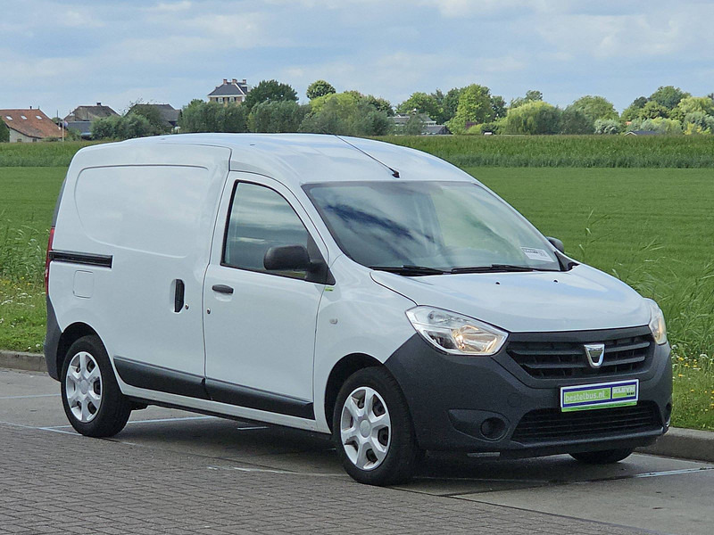 Dacia Dokker 1.5 DCI 55KW - Dostavno vozilo sa zatvorenim sandukom: slika Dacia Dokker 1.5 DCI 55KW - Dostavno vozilo sa zatvorenim sandukom Dacia Dokker 1.5 DCI 55KW - Dostavno vozilo sa zatvorenim sandukom: slika Dacia Dokker 1.5 DCI 55KW - Dostavno vozilo sa zatvorenim sandukom