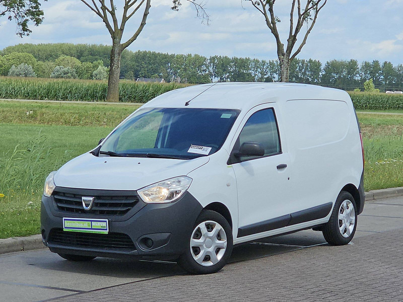 Dacia Dokker 1.5 DCI 55KW - Dostavno vozilo sa zatvorenim sandukom: slika Dacia Dokker 1.5 DCI 55KW - Dostavno vozilo sa zatvorenim sandukom Dacia Dokker 1.5 DCI 55KW - Dostavno vozilo sa zatvorenim sandukom: slika Dacia Dokker 1.5 DCI 55KW - Dostavno vozilo sa zatvorenim sandukom