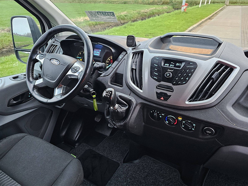 Mali kombi Ford Transit 350: slika Mali kombi Ford Transit 350