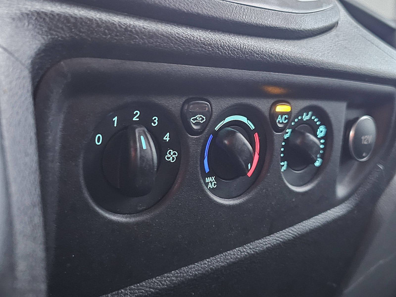 Mali kombi Ford Transit 350: slika Mali kombi Ford Transit 350