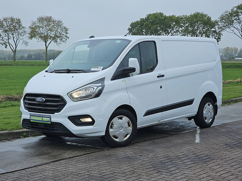 Ford Transit Custom 2.0 L1H1 Navi Euro6 - Mali kombi: slika Ford Transit Custom 2.0 L1H1 Navi Euro6 - Mali kombi Ford Transit Custom 2.0 L1H1 Navi Euro6 - Mali kombi: slika Ford Transit Custom 2.0 L1H1 Navi Euro6 - Mali kombi