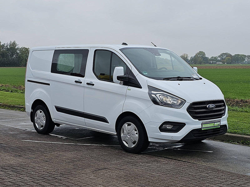 Ford Transit Custom 2.0 L1H1 Navi Euro6 - Mali kombi: slika Ford Transit Custom 2.0 L1H1 Navi Euro6 - Mali kombi Ford Transit Custom 2.0 L1H1 Navi Euro6 - Mali kombi: slika Ford Transit Custom 2.0 L1H1 Navi Euro6 - Mali kombi