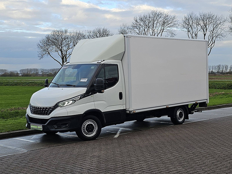 Iveco Daily 35 S ac automaat EURO6 - Dostavno vozilo sa zatvorenim sandukom: slika Iveco Daily 35 S ac automaat EURO6 - Dostavno vozilo sa zatvorenim sandukom Iveco Daily 35 S ac automaat EURO6 - Dostavno vozilo sa zatvorenim sandukom: slika Iveco Daily 35 S ac automaat EURO6 - Dostavno vozilo sa zatvorenim sandukom