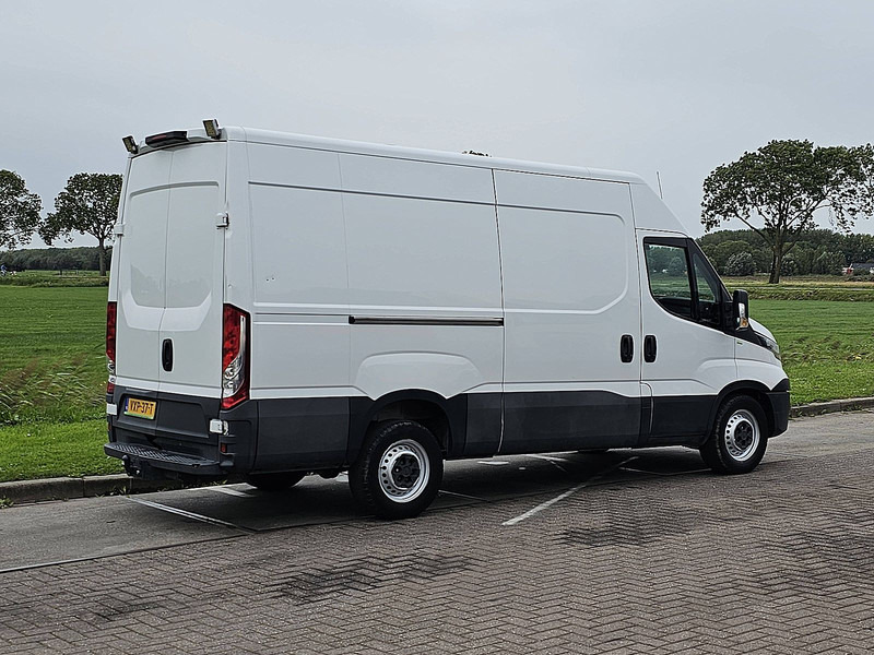 Iveco Daily 35S14 L2H2 Airco Euro6! - Furgon: slika Iveco Daily 35S14 L2H2 Airco Euro6! - Furgon Iveco Daily 35S14 L2H2 Airco Euro6! - Furgon: slika Iveco Daily 35S14 L2H2 Airco Euro6! - Furgon