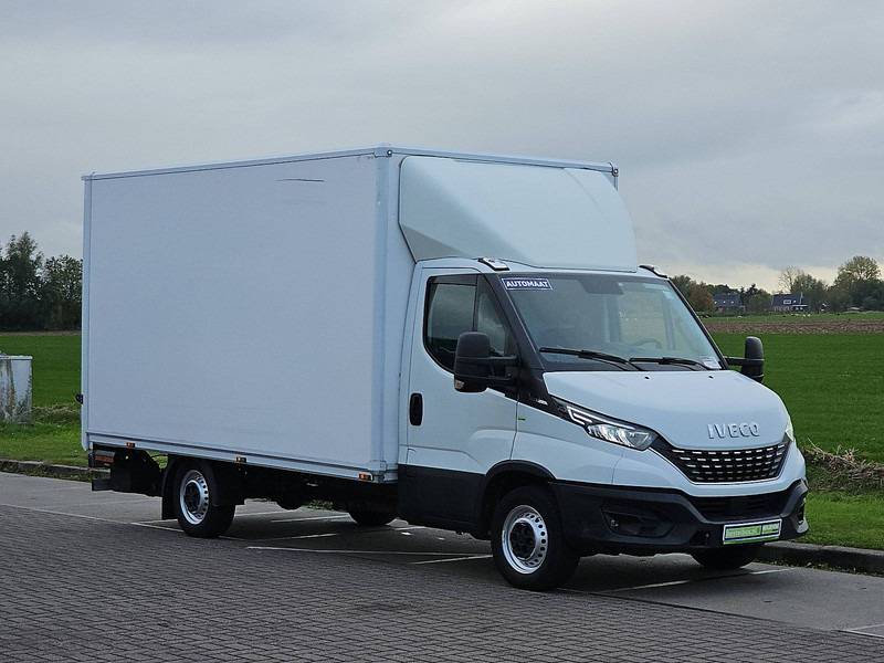 Iveco Daily 35S18 3.0ltr ac aut. EUR6 - Dostavno vozilo sa zatvorenim sandukom: slika Iveco Daily 35S18 3.0ltr ac aut. EUR6 - Dostavno vozilo sa zatvorenim sandukom Iveco Daily 35S18 3.0ltr ac aut. EUR6 - Dostavno vozilo sa zatvorenim sandukom: slika Iveco Daily 35S18 3.0ltr ac aut. EUR6 - Dostavno vozilo sa zatvorenim sandukom