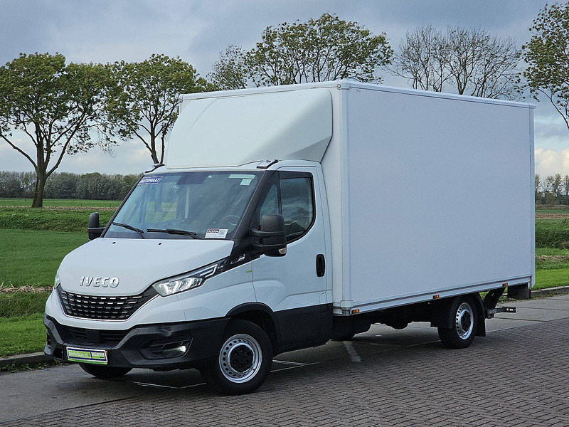 Iveco Daily 35S18 3.0ltr ac aut. EUR6 - Dostavno vozilo sa zatvorenim sandukom: slika Iveco Daily 35S18 3.0ltr ac aut. EUR6 - Dostavno vozilo sa zatvorenim sandukom Iveco Daily 35S18 3.0ltr ac aut. EUR6 - Dostavno vozilo sa zatvorenim sandukom: slika Iveco Daily 35S18 3.0ltr ac aut. EUR6 - Dostavno vozilo sa zatvorenim sandukom