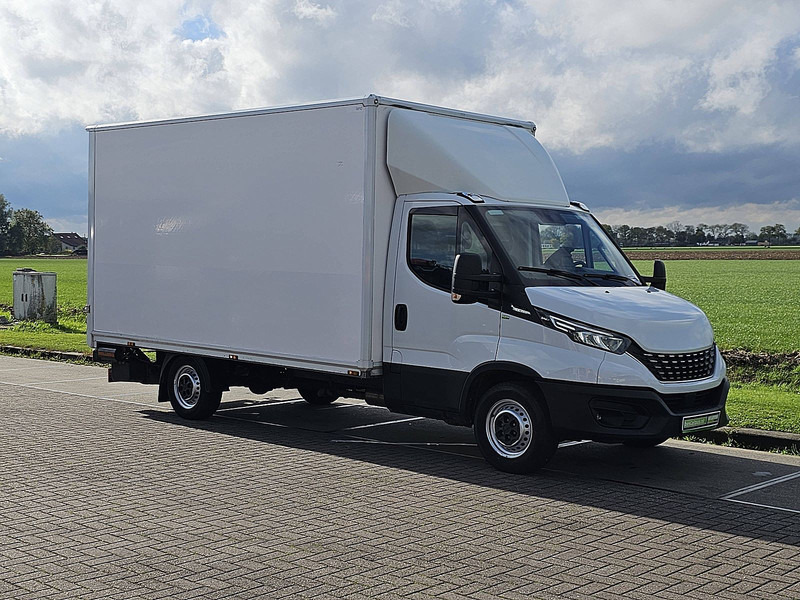 Iveco Daily 35S18 3.0ltr ac aut. EUR6 - Dostavno vozilo sa zatvorenim sandukom: slika Iveco Daily 35S18 3.0ltr ac aut. EUR6 - Dostavno vozilo sa zatvorenim sandukom Iveco Daily 35S18 3.0ltr ac aut. EUR6 - Dostavno vozilo sa zatvorenim sandukom: slika Iveco Daily 35S18 3.0ltr ac aut. EUR6 - Dostavno vozilo sa zatvorenim sandukom