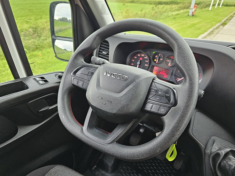 Dostavno vozilo sa zatvorenim sandukom Iveco Daily 35S18 Bakwagen Laadklep!: slika Dostavno vozilo sa zatvorenim sandukom Iveco Daily 35S18 Bakwagen Laadklep!