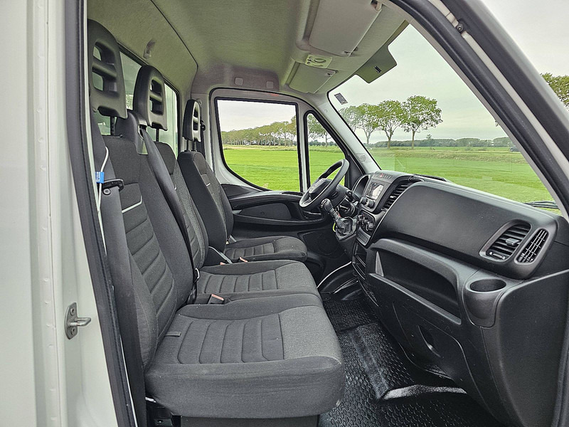 Dostavno vozilo sa zatvorenim sandukom Iveco Daily 35S18 Bakwagen Laadklep!: slika Dostavno vozilo sa zatvorenim sandukom Iveco Daily 35S18 Bakwagen Laadklep!