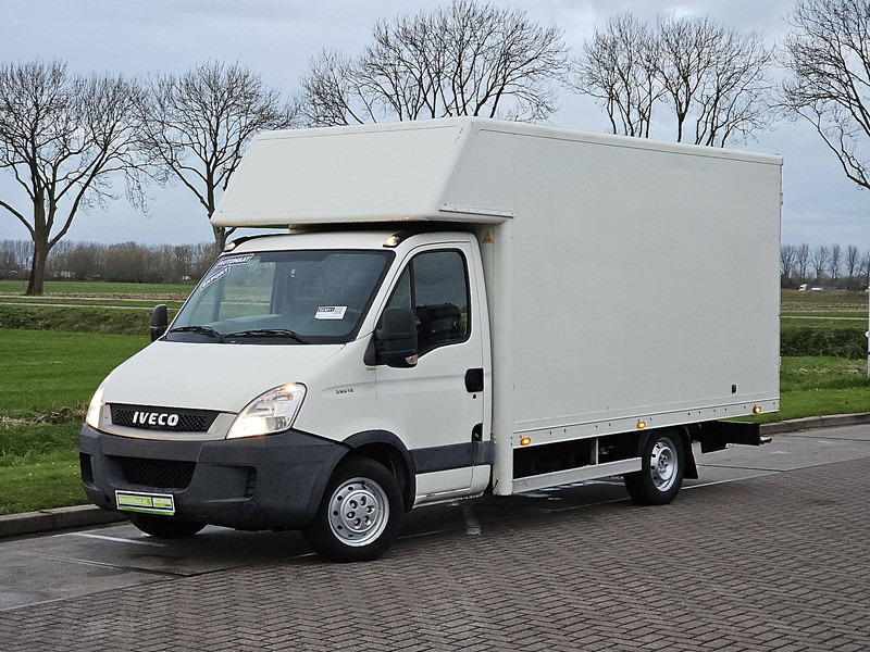 Iveco Daily - Dostavno vozilo sa zatvorenim sandukom: slika Iveco Daily - Dostavno vozilo sa zatvorenim sandukom Iveco Daily - Dostavno vozilo sa zatvorenim sandukom: slika Iveco Daily - Dostavno vozilo sa zatvorenim sandukom