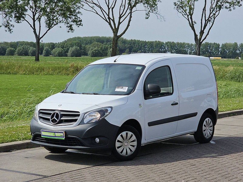 Mercedes-Benz Citan 108 CDI LONG Airco Euro6 NAP - Dostavno vozilo sa zatvorenim sandukom: slika Mercedes-Benz Citan 108 CDI LONG Airco Euro6 NAP - Dostavno vozilo sa zatvorenim sandukom Mercedes-Benz Citan 108 CDI LONG Airco Euro6 NAP - Dostavno vozilo sa zatvorenim sandukom: slika Mercedes-Benz Citan 108 CDI LONG Airco Euro6 NAP - Dostavno vozilo sa zatvorenim sandukom