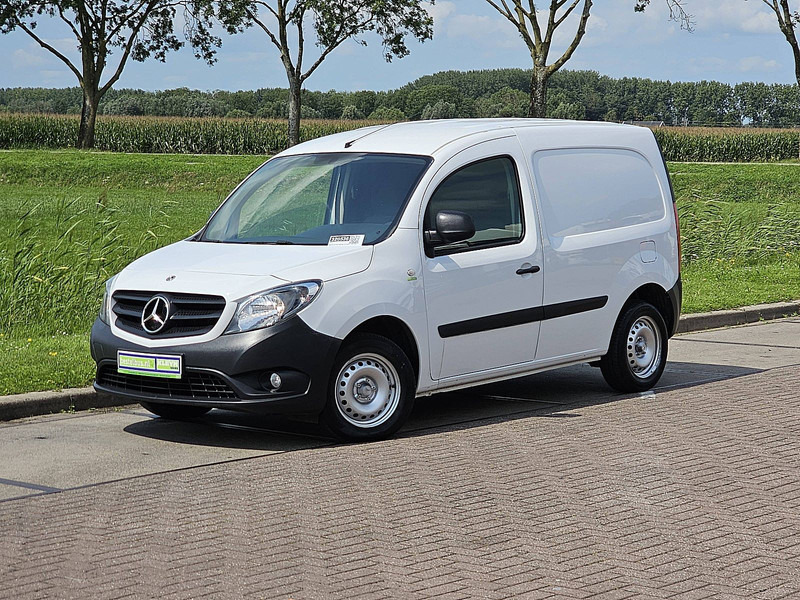 Mercedes-Benz Citan 109 CDI LONG Airco Euro6! - Dostavno vozilo sa zatvorenim sandukom: slika Mercedes-Benz Citan 109 CDI LONG Airco Euro6! - Dostavno vozilo sa zatvorenim sandukom Mercedes-Benz Citan 109 CDI LONG Airco Euro6! - Dostavno vozilo sa zatvorenim sandukom: slika Mercedes-Benz Citan 109 CDI LONG Airco Euro6! - Dostavno vozilo sa zatvorenim sandukom