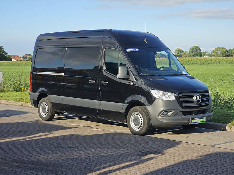 Mercedes-Benz Sprinter 214 L2H1 Navi Trekhaak - Mali kombi: slika Mercedes-Benz Sprinter 214 L2H1 Navi Trekhaak - Mali kombi Mercedes-Benz Sprinter 214 L2H1 Navi Trekhaak - Mali kombi: slika Mercedes-Benz Sprinter 214 L2H1 Navi Trekhaak - Mali kombi