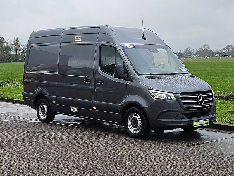 Mercedes-Benz Sprinter 316 L2H2 LED Mbux 10 - Mali kombi: slika Mercedes-Benz Sprinter 316 L2H2 LED Mbux 10 - Mali kombi Mercedes-Benz Sprinter 316 L2H2 LED Mbux 10 - Mali kombi: slika Mercedes-Benz Sprinter 316 L2H2 LED Mbux 10 - Mali kombi