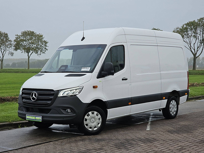 Mercedes-Benz Sprinter 317 L2H2 LED Mbux Autom! - Furgon: slika Mercedes-Benz Sprinter 317 L2H2 LED Mbux Autom! - Furgon Mercedes-Benz Sprinter 317 L2H2 LED Mbux Autom! - Furgon: slika Mercedes-Benz Sprinter 317 L2H2 LED Mbux Autom! - Furgon