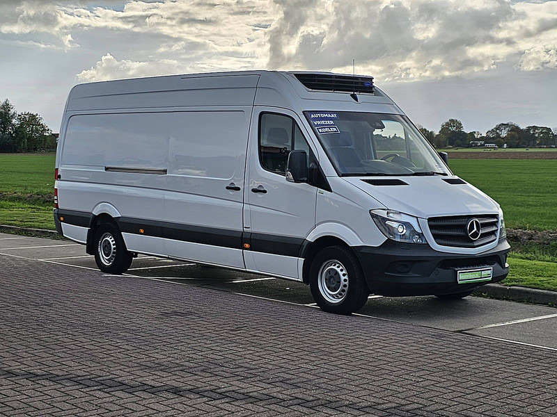 Mercedes-Benz Sprinter 319 L3H2 V6 Koelwagen! - Dostavno vozilo hladnjača: slika Mercedes-Benz Sprinter 319 L3H2 V6 Koelwagen! - Dostavno vozilo hladnjača Mercedes-Benz Sprinter 319 L3H2 V6 Koelwagen! - Dostavno vozilo hladnjača: slika Mercedes-Benz Sprinter 319 L3H2 V6 Koelwagen! - Dostavno vozilo hladnjača