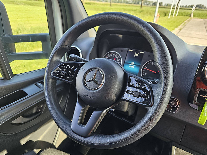 Dostavno vozilo sa zatvorenim sandukom Mercedes-Benz Sprinter 516 ac automaat EURO6: slika Dostavno vozilo sa zatvorenim sandukom Mercedes-Benz Sprinter 516 ac automaat EURO6