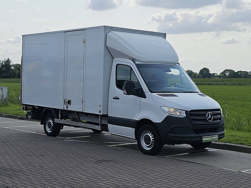 Mercedes-Benz Sprinter - Dostavno vozilo sa zatvorenim sandukom: slika Mercedes-Benz Sprinter - Dostavno vozilo sa zatvorenim sandukom Mercedes-Benz Sprinter - Dostavno vozilo sa zatvorenim sandukom: slika Mercedes-Benz Sprinter - Dostavno vozilo sa zatvorenim sandukom