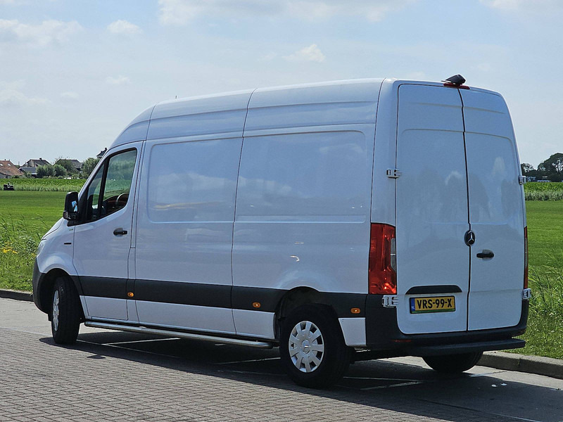 Zakup Mercedes-Benz eSprinter  L2H2 35 KWH Mercedes-Benz eSprinter  L2H2 35 KWH: slika Zakup Mercedes-Benz eSprinter  L2H2 35 KWH Mercedes-Benz eSprinter  L2H2 35 KWH