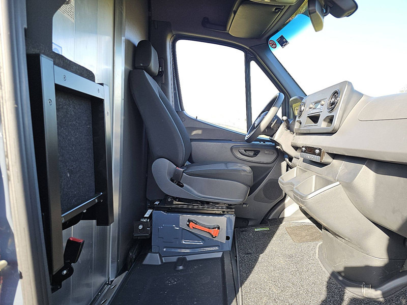Furgon, Električno dostavno vozilo Mercedes-Benz eSprinter  L2H2 41kWh Demo!: slika Furgon, Električno dostavno vozilo Mercedes-Benz eSprinter  L2H2 41kWh Demo!