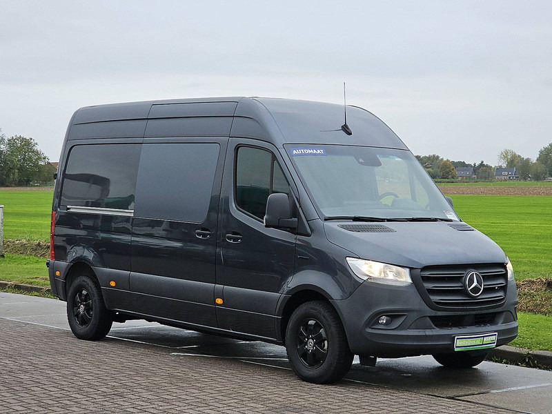 Mercedes-Benz eSprinter L2H2 47 kWh AC/DC! - Furgon, Električno dostavno vozilo: slika Mercedes-Benz eSprinter L2H2 47 kWh AC/DC! - Furgon, Električno dostavno vozilo Mercedes-Benz eSprinter L2H2 47 kWh AC/DC! - Furgon, Električno dostavno vozilo: slika Mercedes-Benz eSprinter L2H2 47 kWh AC/DC! - Furgon, Električno dostavno vozilo