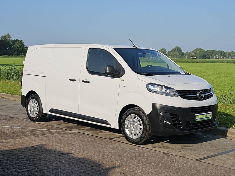 Opel Vivaro 2.0 L2 Navi Euro6 145Pk! - Mali kombi: slika Opel Vivaro 2.0 L2 Navi Euro6 145Pk! - Mali kombi Opel Vivaro 2.0 L2 Navi Euro6 145Pk! - Mali kombi: slika Opel Vivaro 2.0 L2 Navi Euro6 145Pk! - Mali kombi
