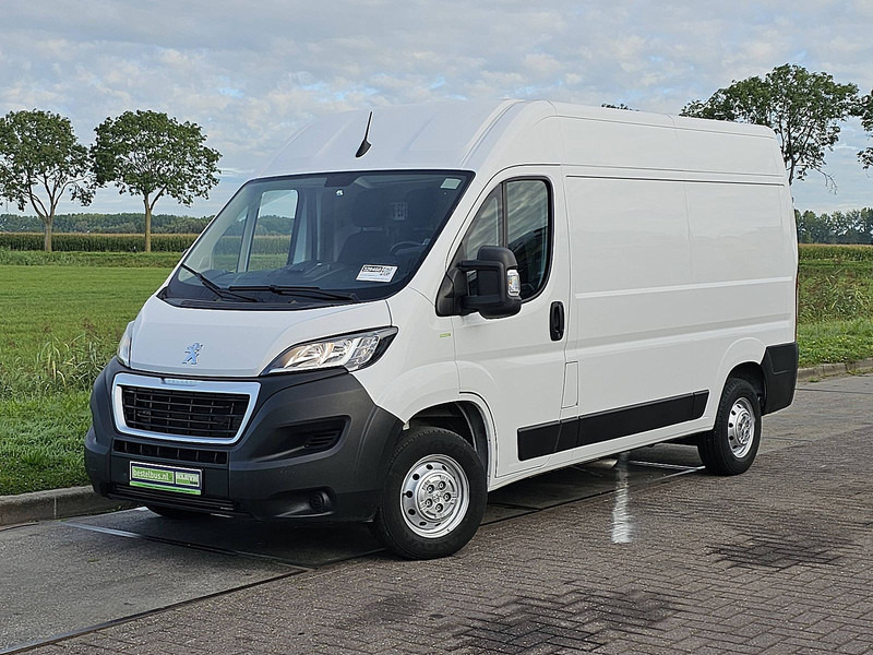 Peugeot Boxer 2.2 BHDI 120 L2H2 PREM. - Furgon: slika Peugeot Boxer 2.2 BHDI 120 L2H2 PREM. - Furgon Peugeot Boxer 2.2 BHDI 120 L2H2 PREM. - Furgon: slika Peugeot Boxer 2.2 BHDI 120 L2H2 PREM. - Furgon