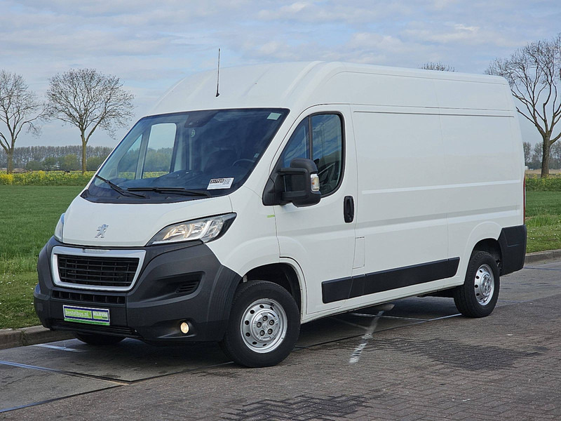 Peugeot Boxer 2.2 L2H2 140Pk Navi Eur6 - Furgon: slika Peugeot Boxer 2.2 L2H2 140Pk Navi Eur6 - Furgon Peugeot Boxer 2.2 L2H2 140Pk Navi Eur6 - Furgon: slika Peugeot Boxer 2.2 L2H2 140Pk Navi Eur6 - Furgon