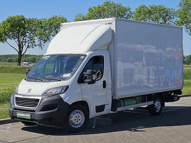 Peugeot Boxer 335 ac EURO6 - Dostavno vozilo sa zatvorenim sandukom: slika Peugeot Boxer 335 ac EURO6 - Dostavno vozilo sa zatvorenim sandukom Peugeot Boxer 335 ac EURO6 - Dostavno vozilo sa zatvorenim sandukom: slika Peugeot Boxer 335 ac EURO6 - Dostavno vozilo sa zatvorenim sandukom