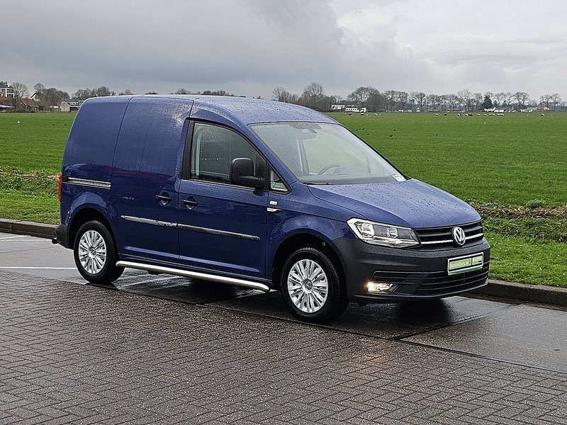 Volkswagen Caddy 2.0 ac EURO6 - Dostavno vozilo sa zatvorenim sandukom: slika Volkswagen Caddy 2.0 ac EURO6 - Dostavno vozilo sa zatvorenim sandukom Volkswagen Caddy 2.0 ac EURO6 - Dostavno vozilo sa zatvorenim sandukom: slika Volkswagen Caddy 2.0 ac EURO6 - Dostavno vozilo sa zatvorenim sandukom